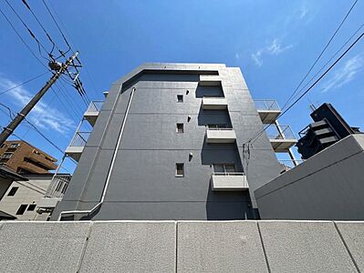 外観：飽きのこないシンプルモダンな外観です。※CG加工により晴天にしています。