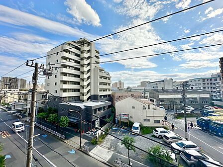 陽当たり・通風・開放感に恵まれた環境です。