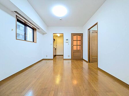 シンプルな内装と偏り過ぎないデザインで統一しました。
