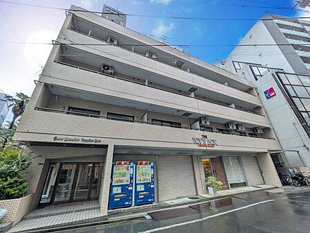 飽きのこないシンプルモダンな外観です。