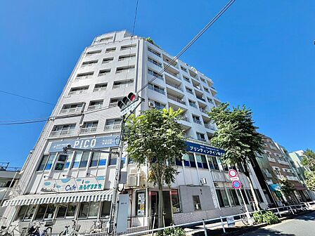 飽きのこないシンプルモダンな外観です。