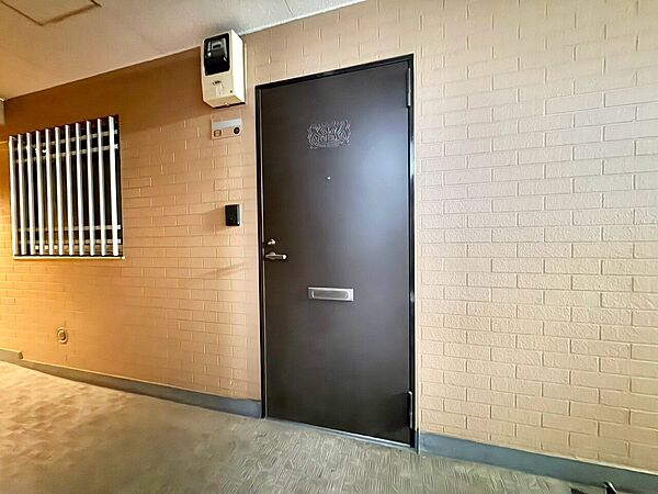 玄関を拡大表示