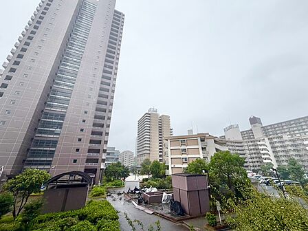 眺望や窓からの景色が良いと、家で過ごす時間も快適です。