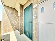 清潔感のある落ち着いた雰囲気の玄関です。