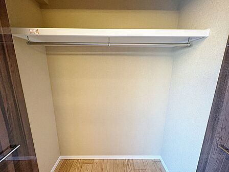 家電やスーツケース、ストック品など何でも片付く嬉しい空間です。