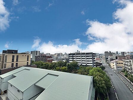 眺望や窓からの景色が良いと、家で過ごす時間も快適です。