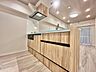 キッチン：使いやすくスタイリッシュなキッチン空間になっております。