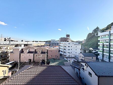 眺望や窓からの景色が良いと、家で過ごす時間も快適です。