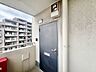 玄関：清潔感のある落ち着いた雰囲気の玄関です。