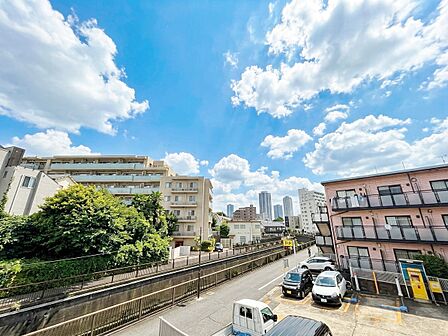 眺望や窓からの景色が良いと、家で過ごす時間も快適です。