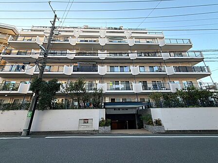 飽きのこないシンプルモダンな外観です。