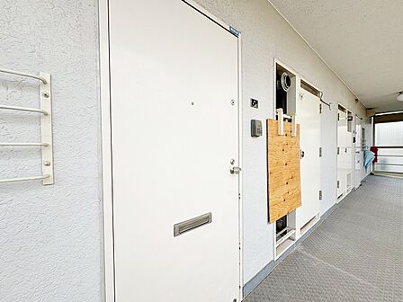 清潔感のある落ち着いた雰囲気の玄関です。