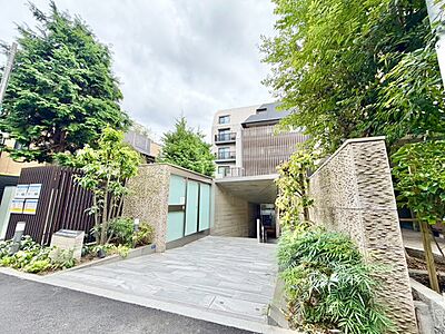外観:飽きのこないシンプルモダンな外観です。 外観:飽きのこないシンプルモダンな外観です。