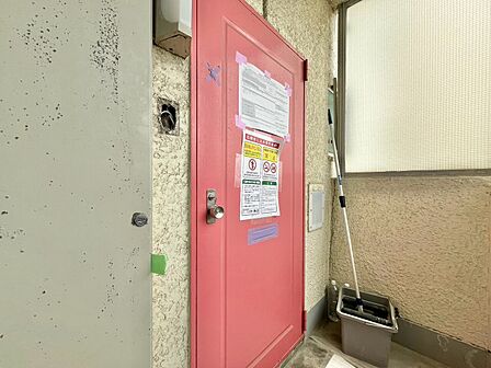 清潔感のある落ち着いた雰囲気の玄関です。
