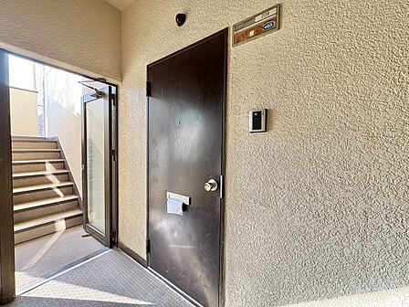 清潔感のある落ち着いた雰囲気の玄関です。