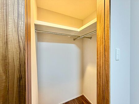 家電やスーツケース、ストック品など何でも片付く嬉しい空間です。