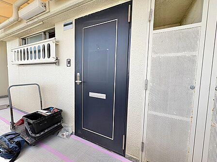 清潔感のある落ち着いた雰囲気の玄関です。