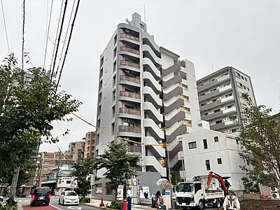 外観:飽きのこないシンプルモダンな外観です。 外観:飽きのこないシンプルモダンな外観です。