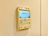 設備：誰が来てもわかる様にモニター付きインターホンを設置。