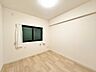 子供部屋：清かで艶やかな時間をもたらしてくれる室内です。
