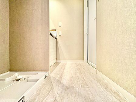 十分な広さの脱衣所。