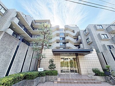 外観:飽きのこないシンプルモダンな外観です。 外観:飽きのこないシンプルモダンな外観です。