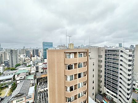 眺望や窓からの景色が良いと、家で過ごす時間も快適です。