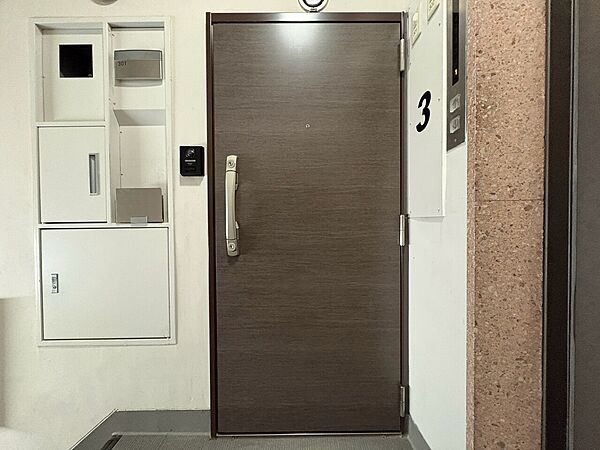 玄関を拡大表示