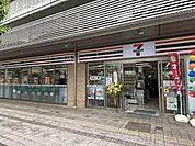 セブンイレブン 小田急経堂テラスガーデン店（193m）