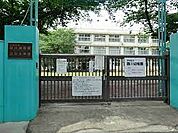 渋谷区立臨川小学校（320m）