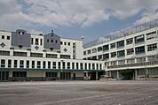 目黒区立大鳥中学校（393m）