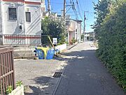 コンビニやスーパーが徒歩5分圏内にある急なお買い物にも困りません♪