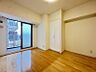 室内：お部屋がバルコニーに面しており、風も入ってくるので、快適な暮らしを送っていただけます。
