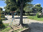 内谷津公園まで　66m　徒歩約1分　●小規模な公園ですが、遊具もありお子様の遊び場としても最適です。