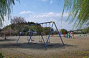公園「釜井台団公園まで906m」
