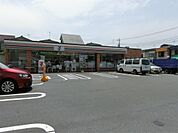 セブンイレブン足立六月3丁目店（497m）