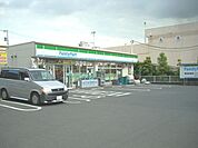 ファミリーマート 六町駅前店（397m）