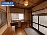 玄関：(2026年3月撮影　画像処理を施してあります）