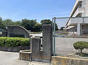 伊勢崎市立あずま北小学校 1230m