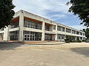 伊勢崎市立茂呂小学校 320m