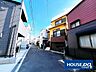 外観：前面道路含む現地写真
