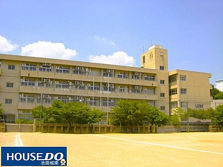 箕面市立第五中学校 800m