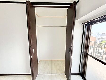 各居室収納付きです。