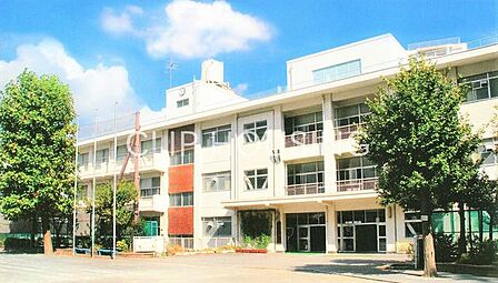 横浜市立南神大寺小学校 徒歩8分。 640m
