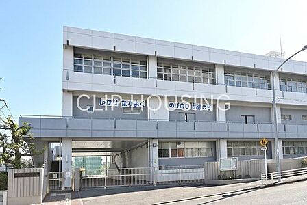 横浜市立品濃小学校 徒歩10分。 800m
