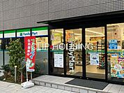 ファミリーマート横浜金港町店 徒歩6分。 450m