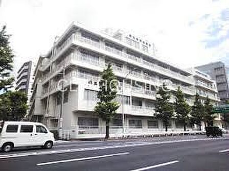 横浜掖済会病院 徒歩8分。 600m