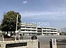 周辺：横浜市立六つ川西小学校 徒歩7分。 520m