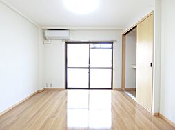 ラ・グレース金剛 2階1Kのリビング/ダイニング