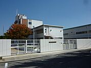 大阪狭山市立第三中学校（744m）